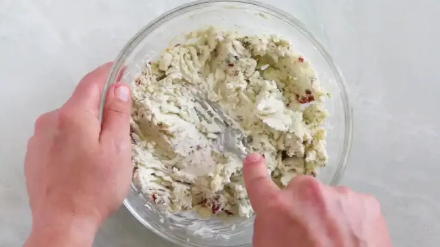 Video thumbnail for Blue Cheese and Bacon Stuffed Jalapeno Poppers #shorts (1080p_24fps_H264-128kbit_AAC)