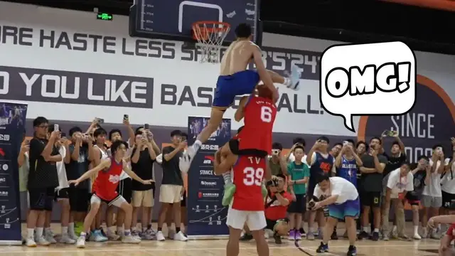 'Video thumbnail for Putting On A Dunk Show In China: AMAZING Reactions!'