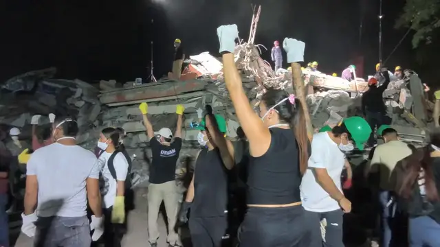 Video thumbnail for Colombia: Cali among cities hardest hit by magnitude 7.4 earthquake.