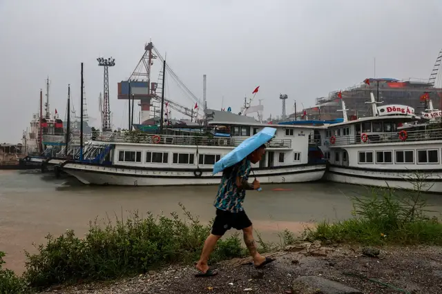 Video thumbnail for Vietnam on high alert ahead of Typhoon Wipha