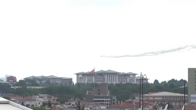 Video thumbnail for Türkiye: Turkish Stars perform rehearsal flights in Ankara ahead of NATO Summit.