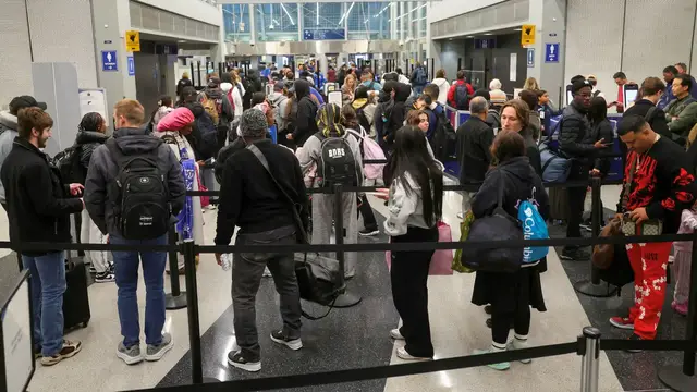 Video thumbnail for Trump adds five countries to US travel ban list, impose new restrictions on others