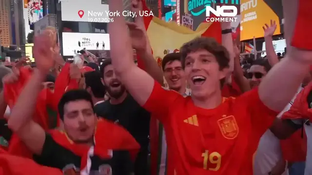 Video thumbnail for Spain fans celebrate World Cup victory