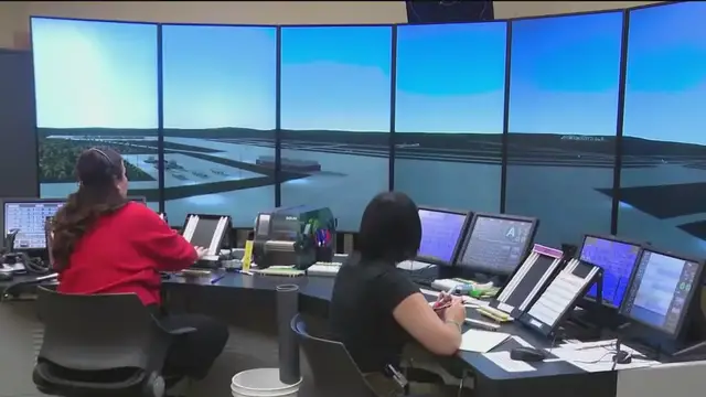 'Video thumbnail for Training future air traffic controllers in Queens'