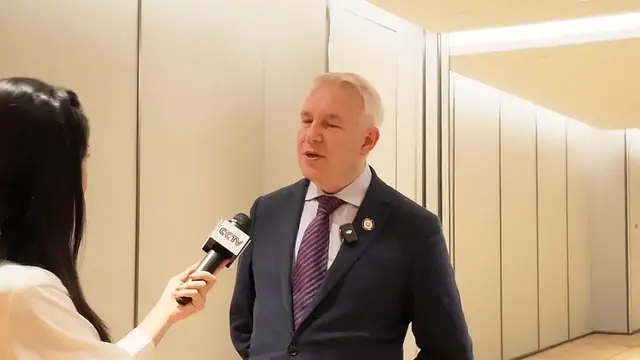 Video thumbnail for China: More China-U.S. cooperation in AI means greater global benefits: Oxford scholar.