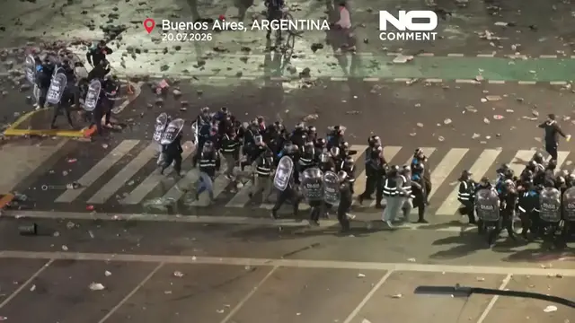 Video thumbnail for Chaos erupts in Buenos Aires after Argentina's World Cup final defeat