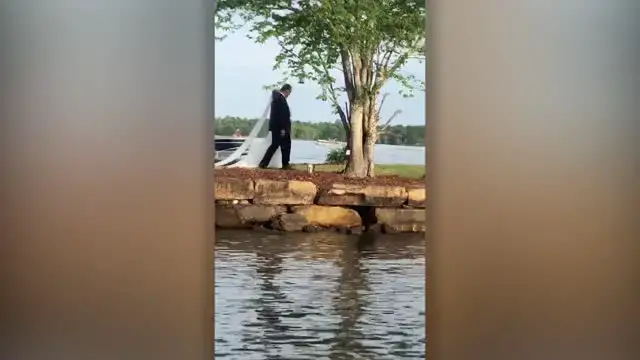 Video thumbnail for Couple's Social Distancing Wedding Sees Guests Watch From Boats | Happily TV