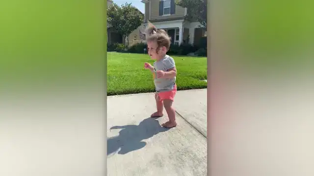 Video thumbnail for Baby Reacts To Seeing Shadow For First Time | Happily TV