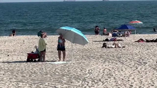 Video thumbnail for Doctors warn of heat-related illnesses as extreme heat hits Long Island