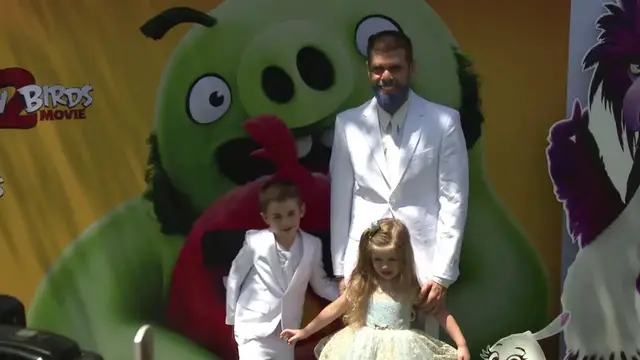 Video thumbnail for UNCAPTIONED: Perez Hilton granted supervised visits with his children.