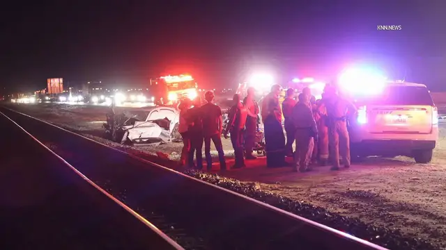 Video thumbnail for US, Bakersfield: Bakersfield 3 Killed in Wrong-Way Crash on Highway 99.