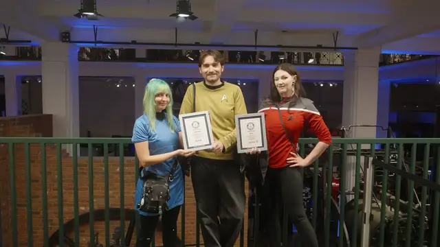 Video thumbnail for Most people performing the Vulcan salute simultaneously - 934 organised by CBS Studios/Paramount