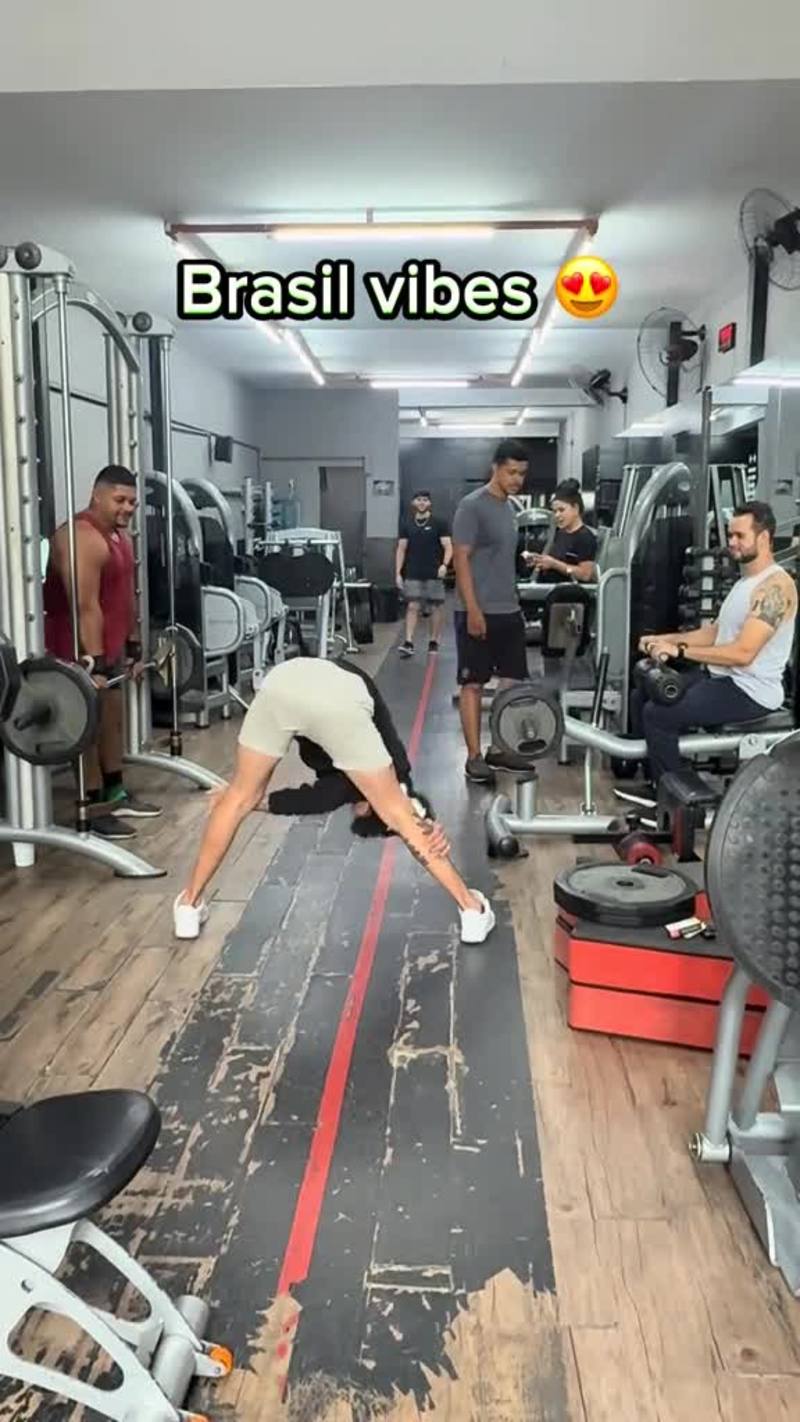 Video thumbnail for Brazil Gym Friends Dancing between Workout Sets