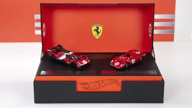 'Video thumbnail for Mattel Brick Shop and Hot Wheels Launch Audi RS2 Avant and R8 LMS Collector Sets'