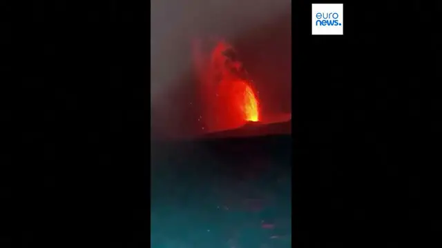 Video thumbnail for Indonesia volcano erupts, cancelling hundreds of flights and stranding thousands
