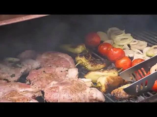 Video thumbnail for Grilling Barbecue