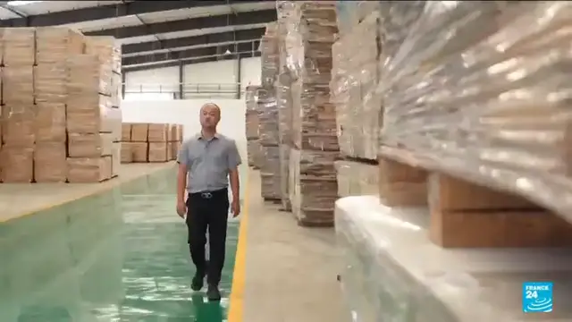 'Video thumbnail for China-Russia trade booms in border towns'