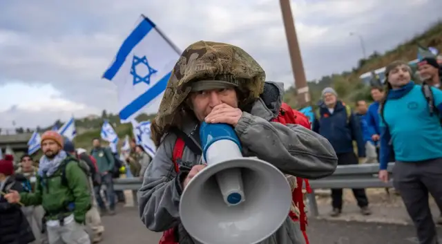 'Video thumbnail for Netanyahu backs dismissal of Israeli reservists calling for end to Gaza war'