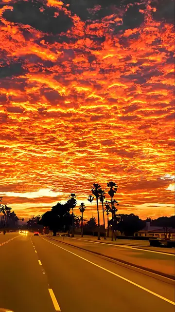 'Video thumbnail for Unbelievable sunset🌅'