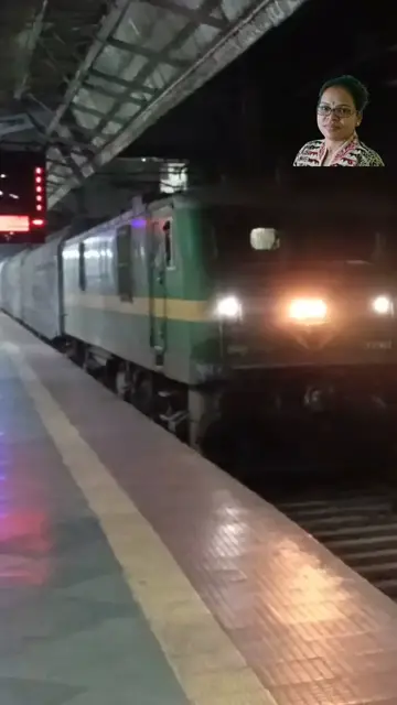 Video thumbnail for भारतीय रेलवे की मालगाड़ी कल्याण जंक्शन स्टेशन पहुंची Goods train arriving at Kalyan Junction station