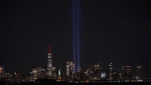Video thumbnail for US: Tribute in Light tested in New York ahead of 9/11 anniversary.