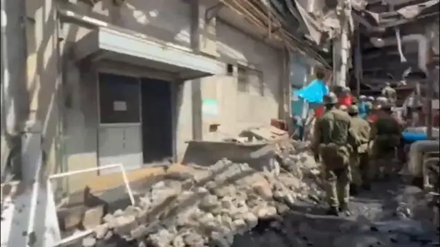 Video thumbnail for France: Japan Ground Self-Defense Force continues earthquake rescue operations.