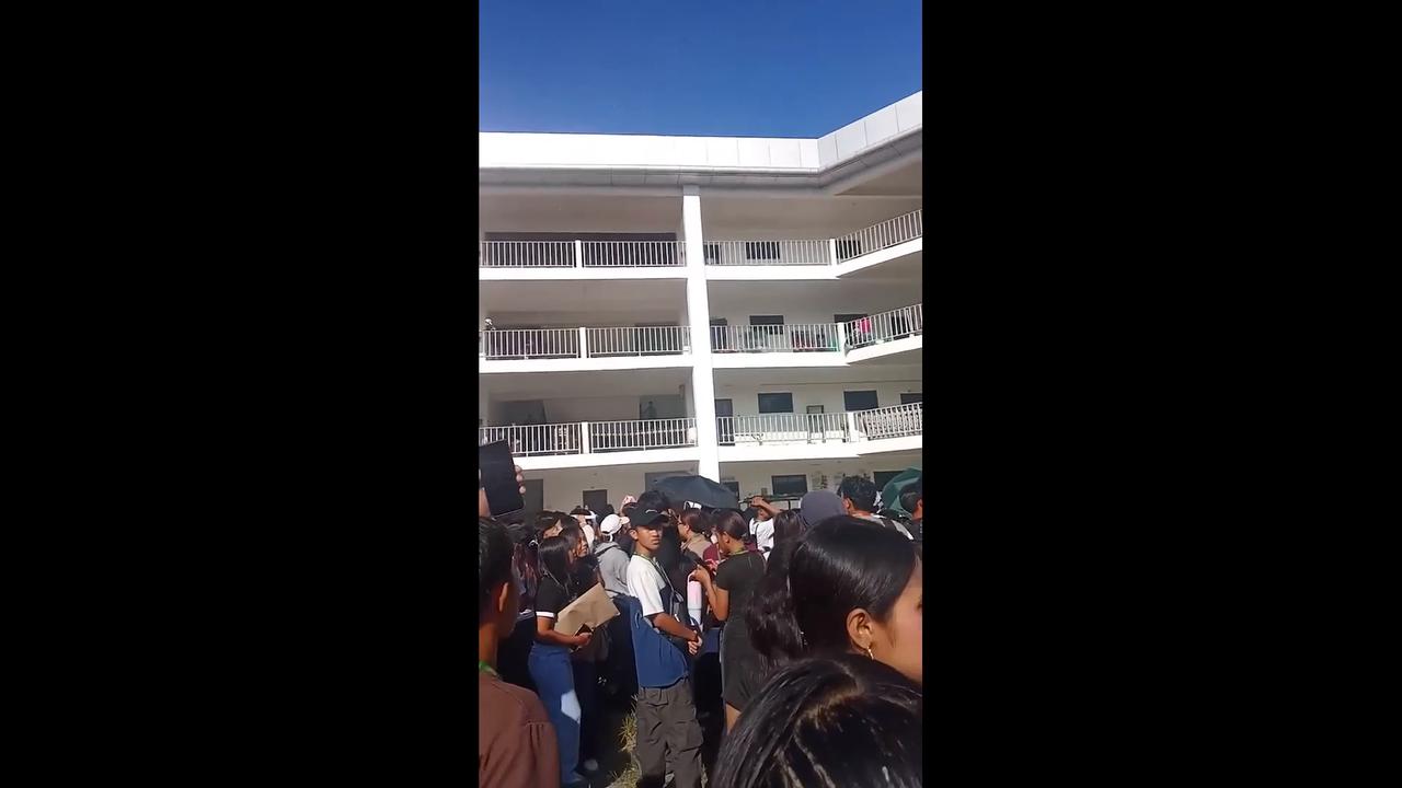 Video thumbnail for RECAP: Powerful 7.8 Magnitude Earthquake Kills Dozens in Southern Philippines.