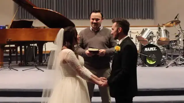 Video thumbnail for Newlyweds Surprised With 50 Car Parade After Wedding | Happily TV