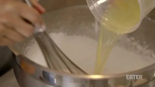Video thumbnail for The Smartest Way to Decorate a Cake (Hint_ Piping Bags Are For Suckers)(720P_HD)