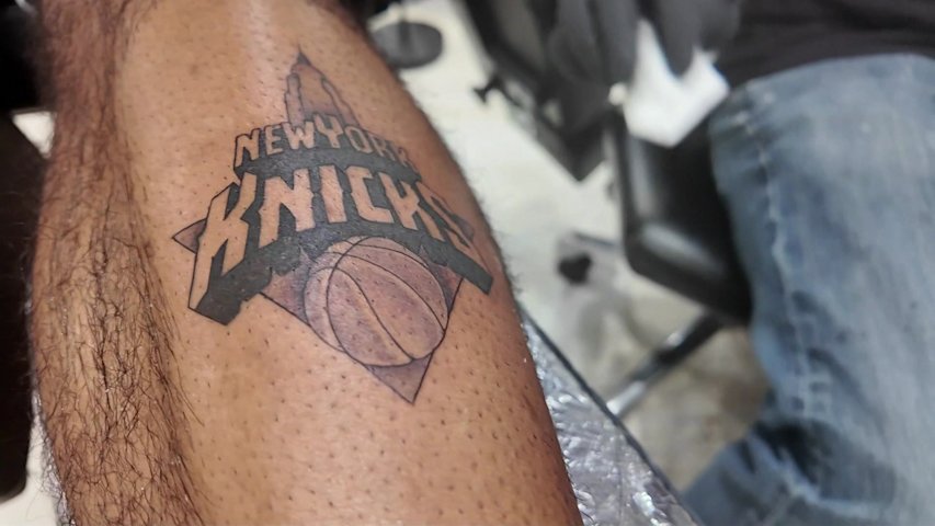 Video thumbnail for Bleeding Orange & Blue: Williamsburg tattoo shop sees uptick in NY Knicks tats