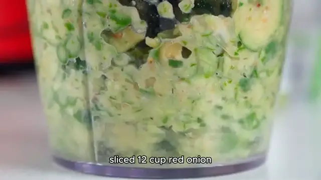 Video thumbnail for Smoked Salmon Salad With A Lemon-Dill Dressing