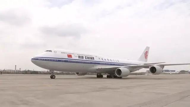 Video thumbnail for India: Xi lands in New Delhi for BRICS summit.