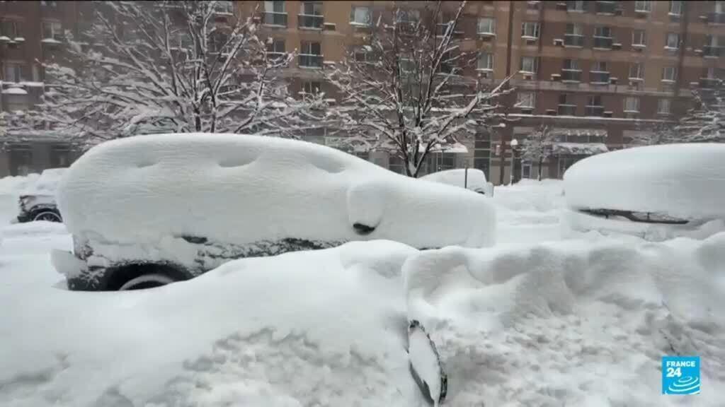 Video thumbnail for United States: New York city blanketed in snow