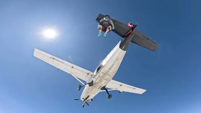 Video thumbnail for Most somersaults in a sky dive - 41 by Marc-Olivier Desmarais
