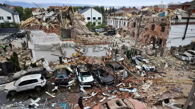 'Video thumbnail for At least 4 killed in major Russian drone, missile attack on Ukraine’s Kyiv'