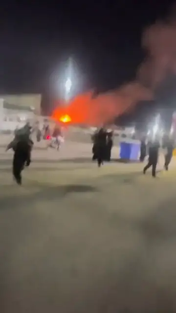 Video thumbnail for Travellers panic as US attacks Iran-Iraq border crossing