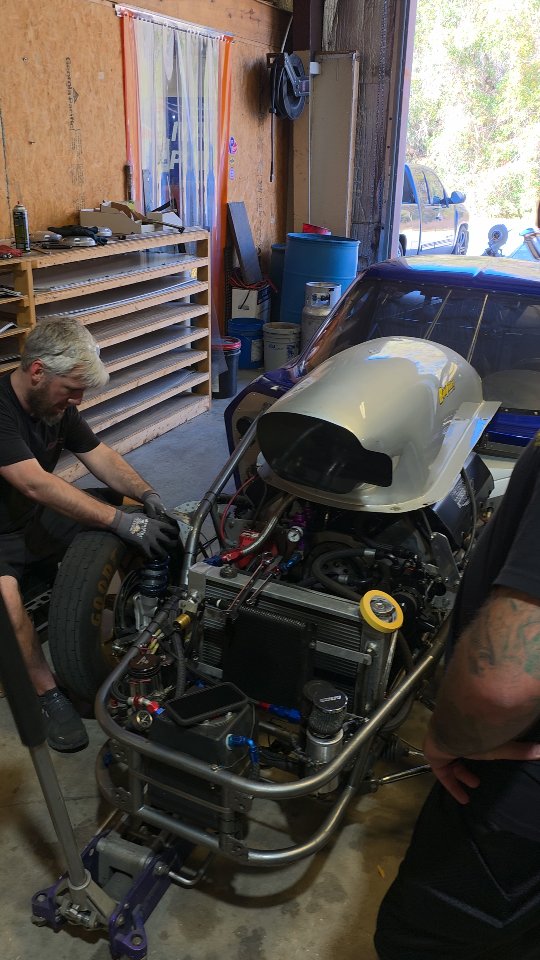 Video thumbnail for Racecar Returns to Right Trailers | Quick Tune-Up Magic