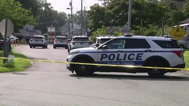 Video thumbnail for Large police presence in Mastic