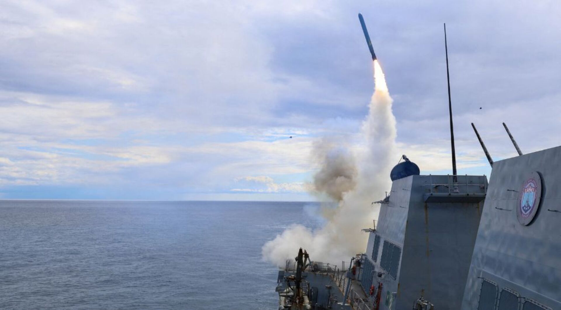 Video thumbnail for Trump threatens Iran with unprecedented force as US confirms military deaths