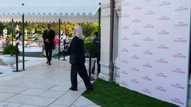 Video thumbnail for Venezia, 83rd Venice International Film Festival 2026 - giorno 6 - arrivi all’imbarcadero dell’hotel Excelsior.