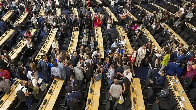 'Video thumbnail for Countries deadlocked on plastic production and chemicals as talks near end'