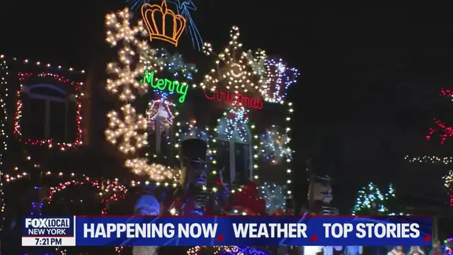 Video thumbnail for Dyker Heights Christmas lights