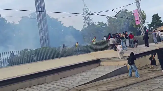 Video thumbnail for France: Police Fire Tear Gas at Student Protesters in Montpellier.