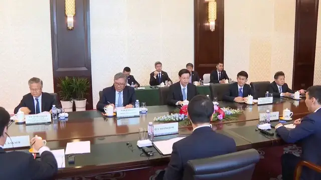 Video thumbnail for China: Chinese Premier Li holds talks with leaders from 5 countries attending 2026 Summer Davos.