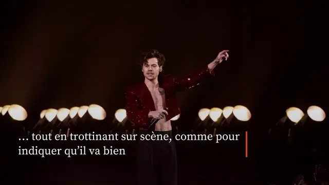 Video thumbnail for Harry Styles suscite des inquiétudes après s'être écroulé sur scène.
