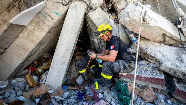 Video thumbnail for UN procuring 10,000 body bags as Venezuela death toll continues to rise