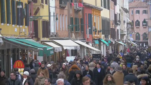 Video thumbnail for "Throwback: Angelina Jolie and Brad Pitt’s Last Red Carpet Appearance Together at the 2007 Venice Film Festival"