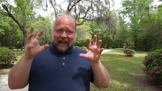Video thumbnail for Flying Cockroaches & 10 Shocks of Visiting South Carolina