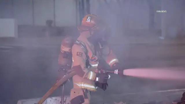 Video thumbnail for US, Phoenix: Phoenix Garbage Truck Dumps Load After Catching Fire.