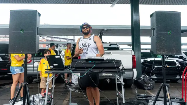 Video thumbnail for Excitement for Mexico's World Cup Performance & Music Roots